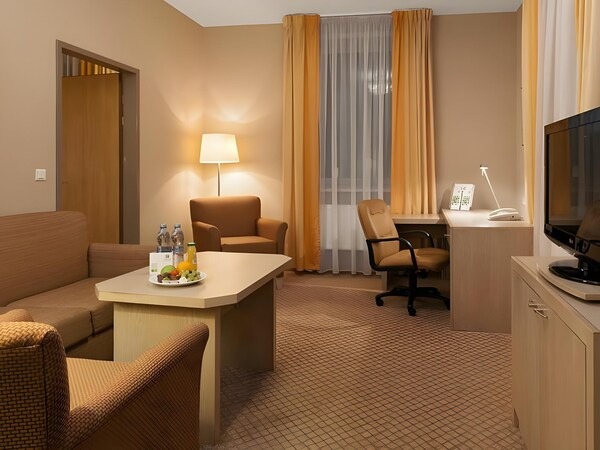 هتل لسنایا مسکو